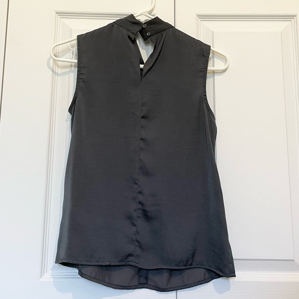 Banana Republic Woman Top. Size Petite XXS. - Picture 2 of 3